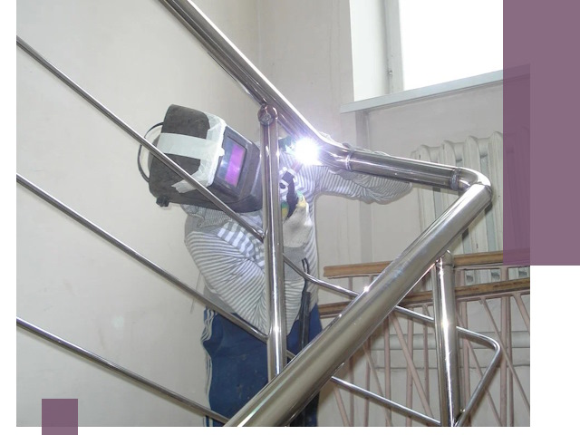 Монтаж перил и ограждений качественно в Вязьме