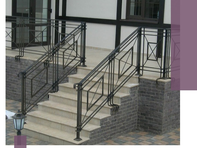 Перила для крыльца в Вязьме — монтаж, изготовление и установка