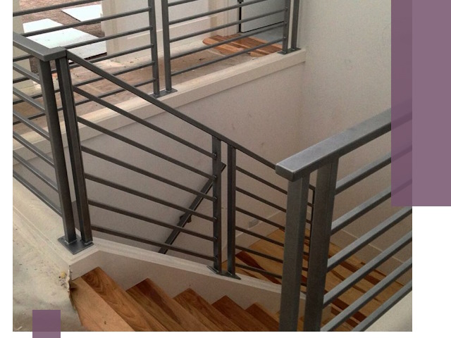 Изготовление поручней из металла и дерева в Вязьме